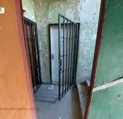 Снимка 3 — Гарсониера с тераса в Радомир, Гърляница, 47 кв.м