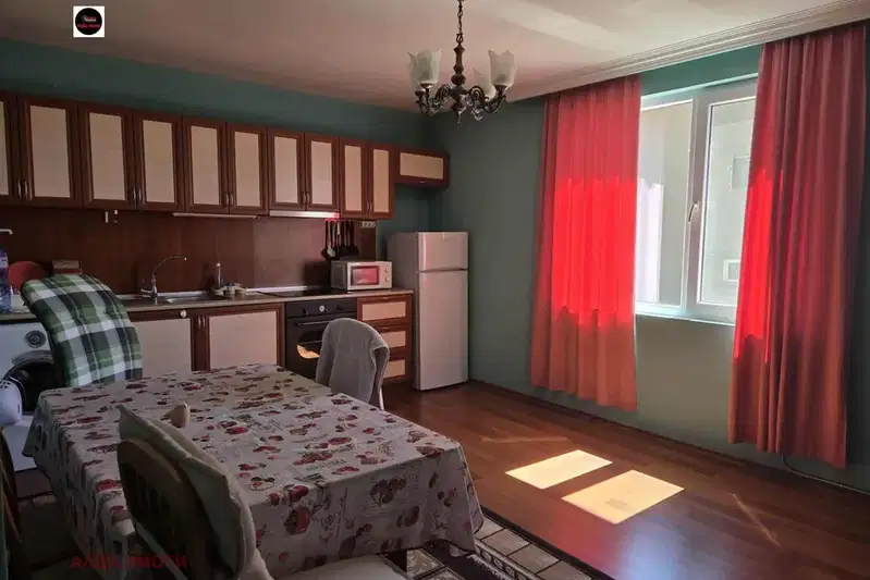 Renovated 3-room house floor in Vladaia village with panoramic terrace