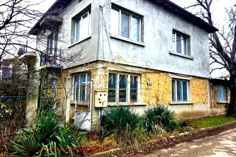 Етаж от къща в с. Тополи