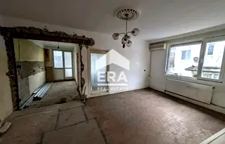 Етаж от къща в Шумен, Басейна