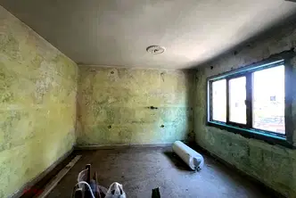 Етаж от къща в Шумен, Басейна