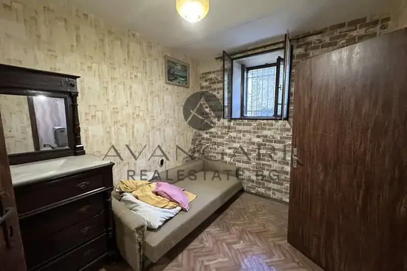 Floor of House in Plovdiv, Centyr