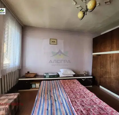 Снимка 4 — Етаж от къща в Пазарджик, Център