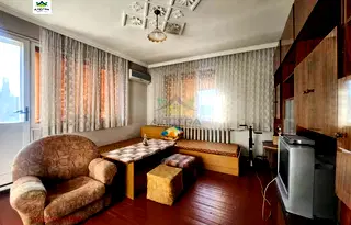 Етаж от къща в Пазарджик, Център
