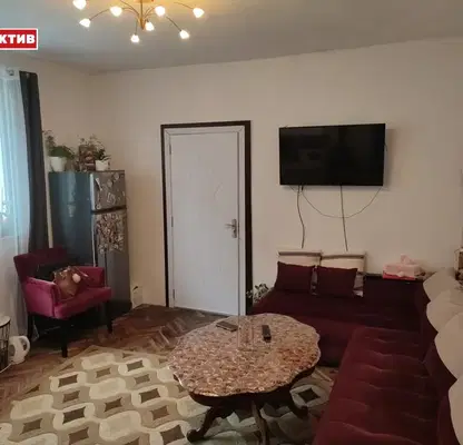 Снимка 2 — Етаж от къща в Търговище, Център