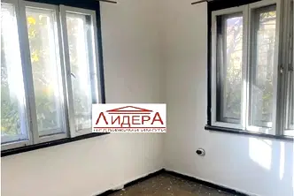 Етаж от къща в Пловдив, Център
