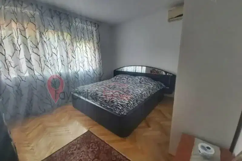 Floor of House in Shumen, Centyr