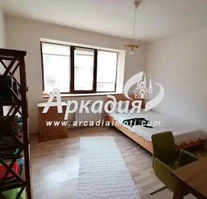 Снимка 3 — Етаж от къща в Пловдив, Център