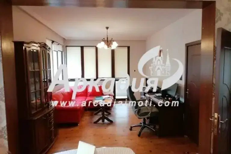 Floor of House in Plovdiv, Centyr