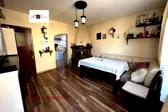 Етаж от къща във Велико Търново, Център
