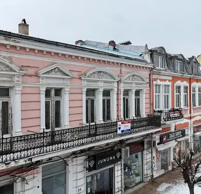 Снимка 2 — Етаж от къща в Русе, Център