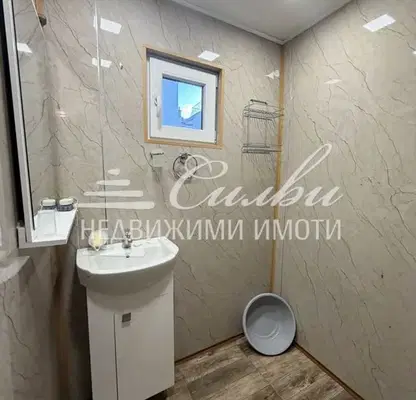 Снимка 4 — Етаж от къща в Шумен, Център