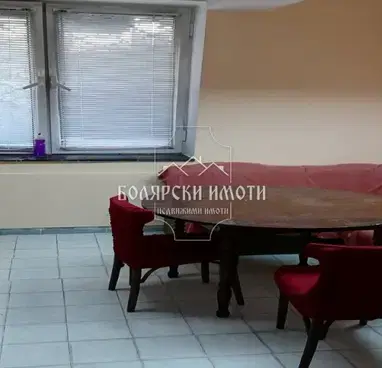 Снимка 2 — Етаж от къща във Велико Търново, Център