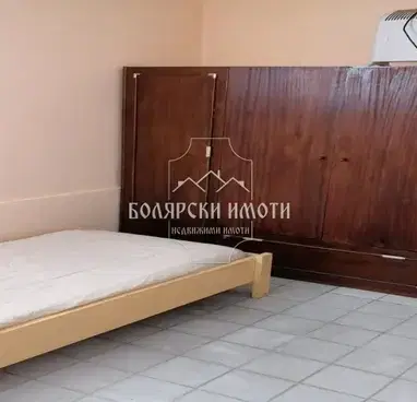 Снимка 3 — Етаж от къща във Велико Търново, Център