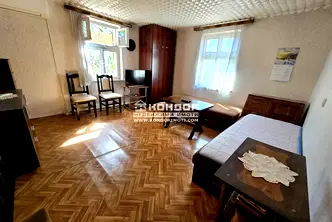Етаж от къща в Пловдив, Център