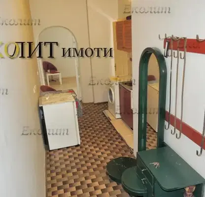 Снимка 2 — Етаж от къща в София, Център