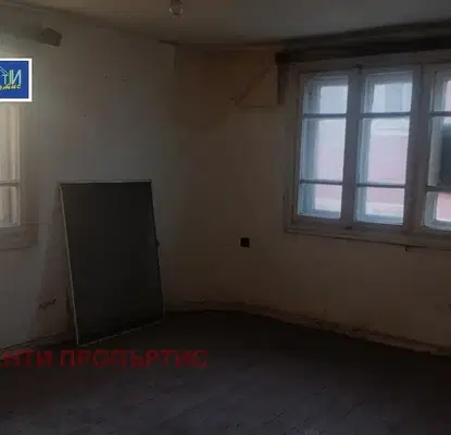 Снимка 3 — Етаж от къща във Велико Търново, Център