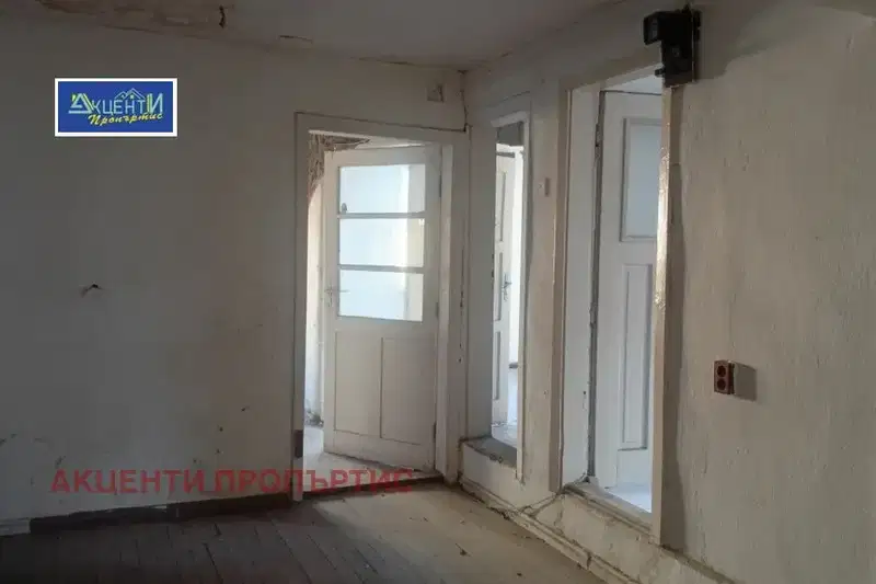 Floor of House in Veliko Tyrnovo, Centyr