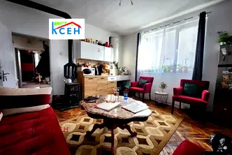 Етаж от къща в Търговище, Център