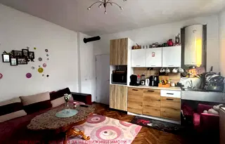 Етаж от къща в Търговище, Център