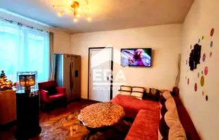 Етаж от къща в Търговище, Център