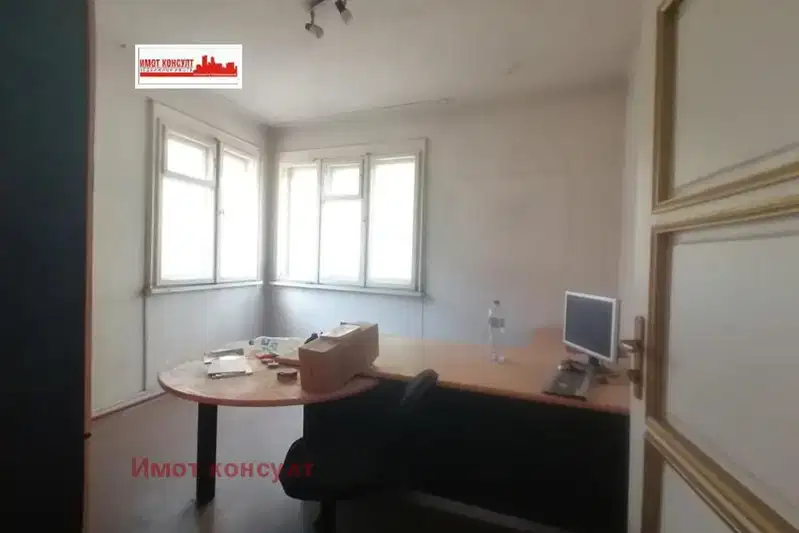 Floor of House in Plovdiv, Centyr