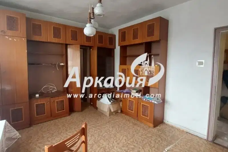 Floor of House in Plovdiv, Centyr