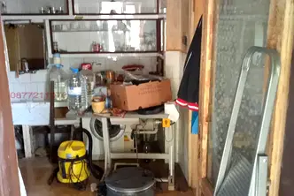 Етаж от къща в Ловеч, Червен бряг