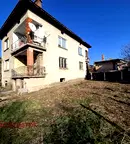Етаж от къща в Перник, Църква