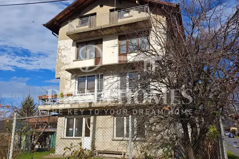 Floor of House in Pernik, Cyrkva