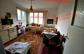 Етаж от къща в Шумен, Добруджански
