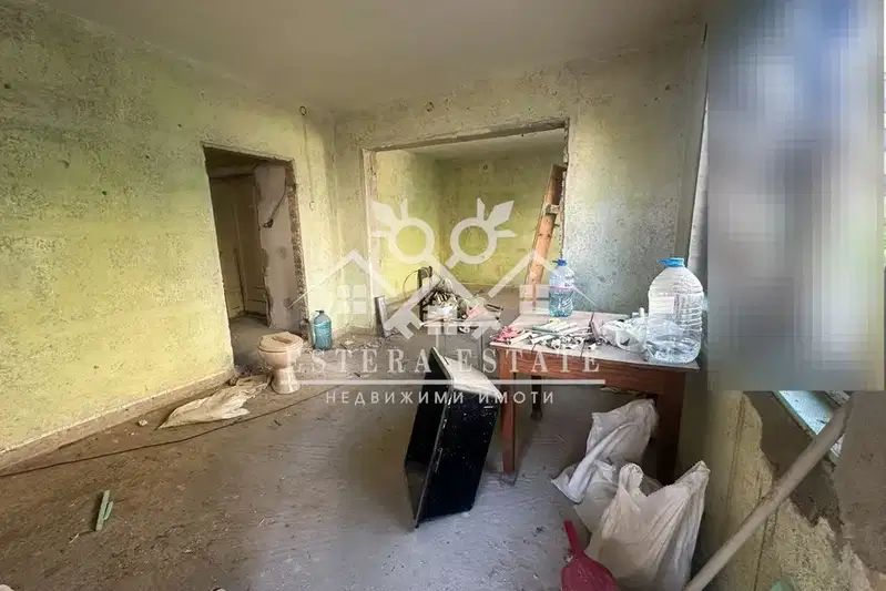 Етаж от къща в Шумен, Добруджански