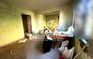 Етаж от къща в Шумен, Добруджански