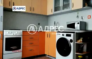 Етаж от къща във Варна, Галата