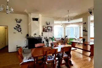 Етаж от къща във Варна, Галата