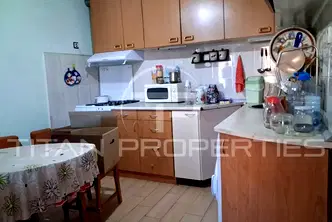 Етаж от къща в София, Горна баня