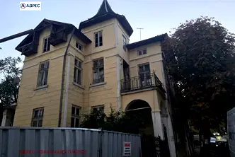 Етаж от къща в Плевен, Идеален център
