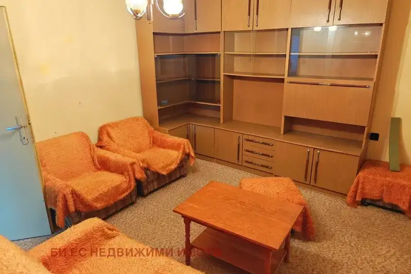 Етаж от къща в Перник, Клепало