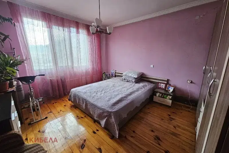 Етаж от къща в Перник, Клепало