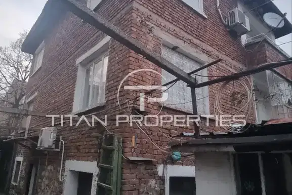 Етаж от къща в Пловдив, Кючук Париж