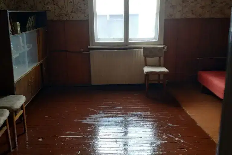 Floor of House in Pernik, Mogiliche