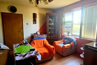 Етаж от къща в София, Надежда 4