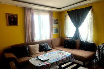 Етаж от къща в София, Орландовци