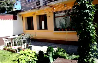 Етаж от къща в София, Орландовци