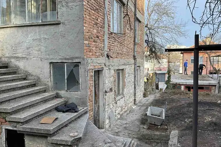 Етаж от къща в Добрич, Пинета