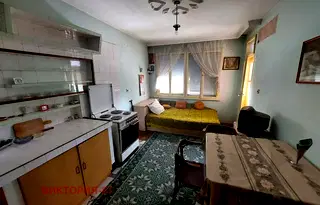 Етаж от къща в Пловдив, Прослав