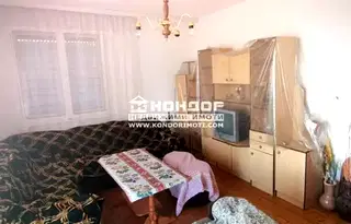 Етаж от къща в Пловдив, Прослав