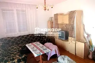 Етаж от къща в Пловдив, Прослав