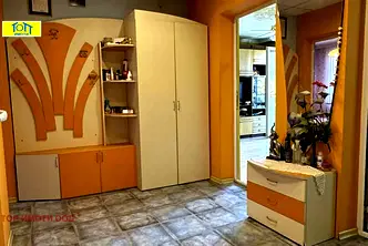 Етаж от къща в Русе, Родина 2