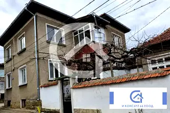Етаж от къща в Ловеч, Широк център